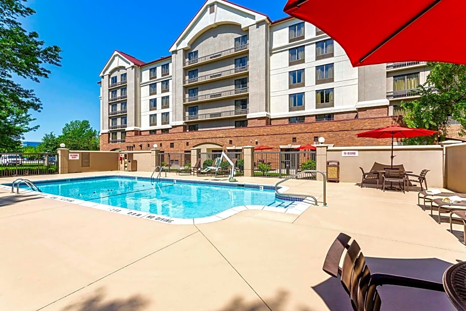 Hyatt Place Overland Park Convention Center