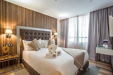 Junior Suite Side Sea View