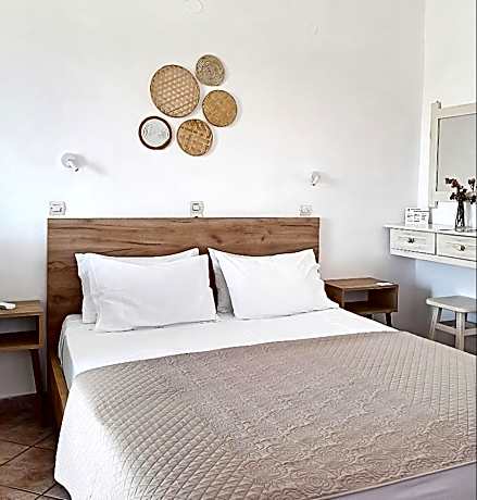Double Room with Balcony and Sea View