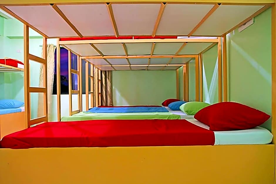 Antwet Backpacker's Inn & Rooftop Bar