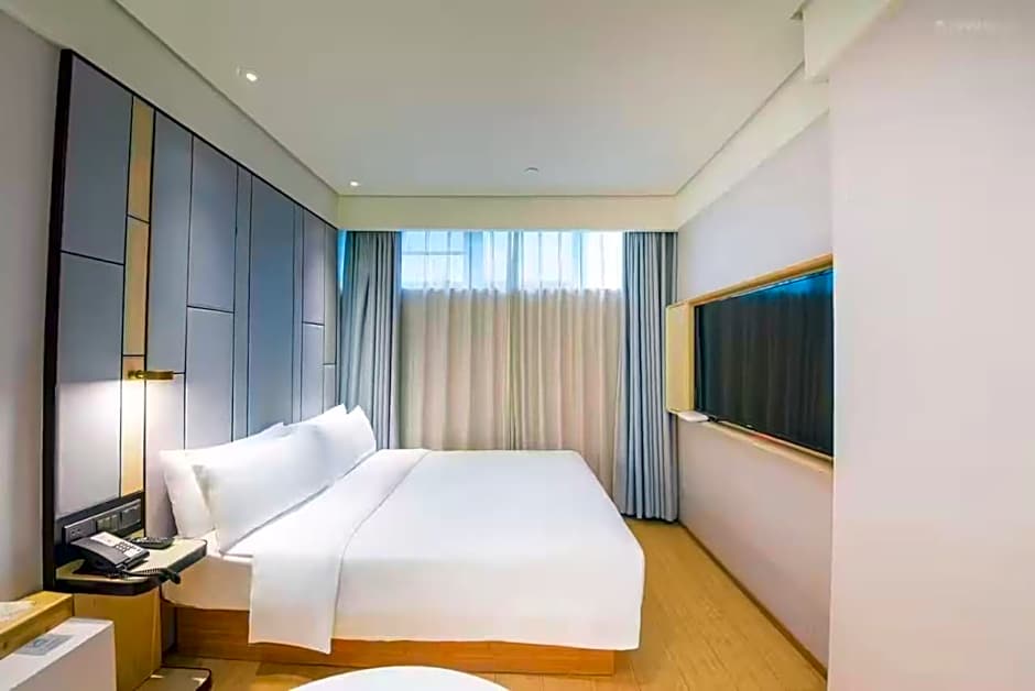 Photo 1 of 4 of Superior Queen Room A