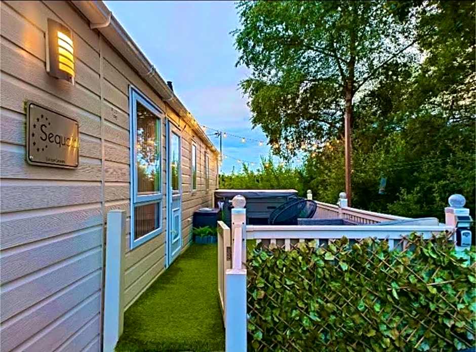 Otters Rural Retreat - Private Hot-Tub & Free Golf for guests included