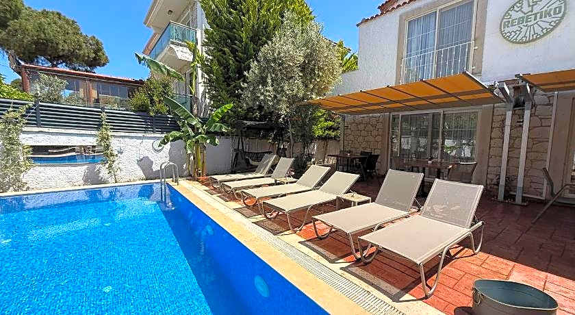 Rebetiko Hotel