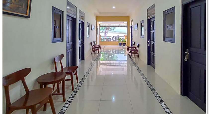 Reddoorz Syariah near Solo Square Mall