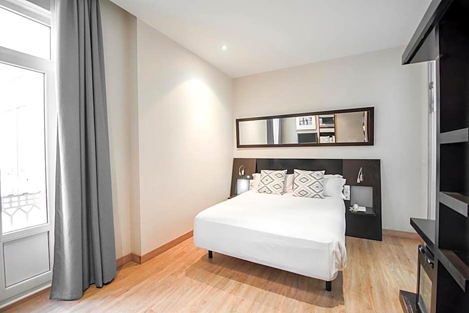 Petit Palace Plaza de la Reina