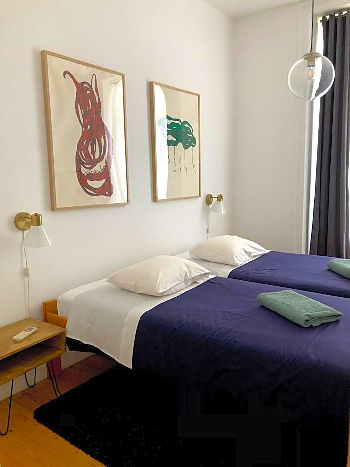 Living Lounge Hostel