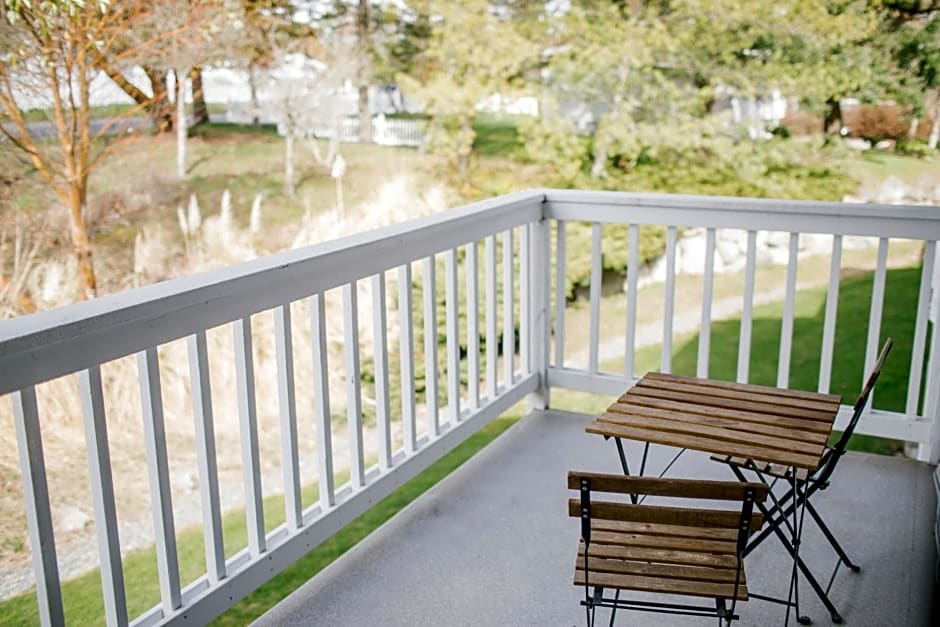Friday Harbor Suites