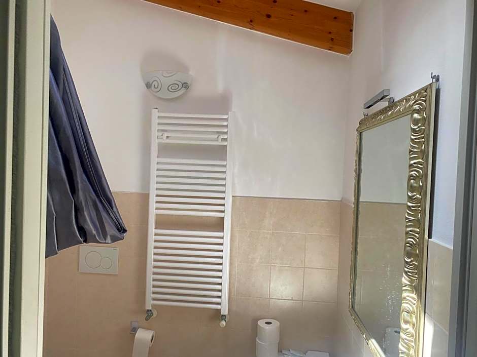 Finale Ligure Gorra Rooms Rosa di Mare vicino al mare lontano dal caos!