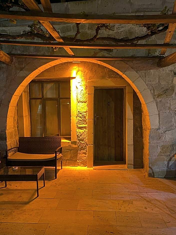 Seven Rock Cave Hotel