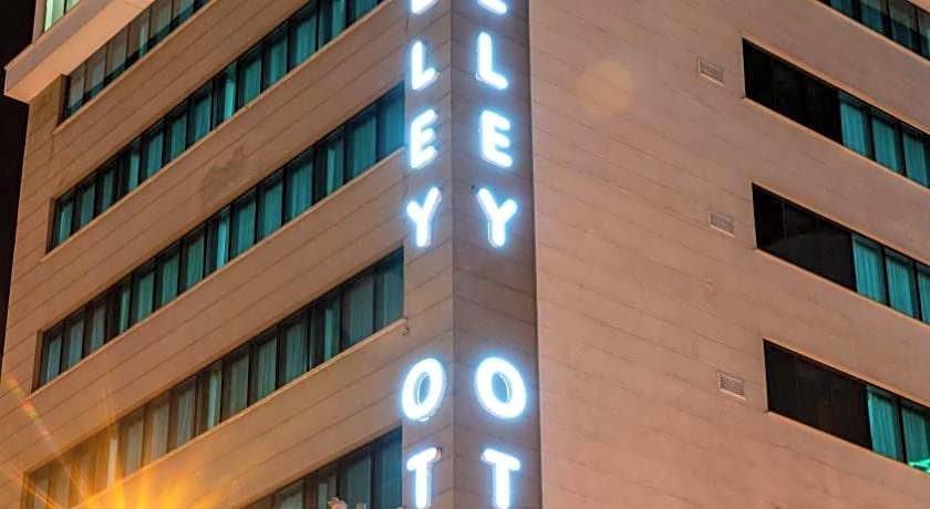 HALLEY OTEL