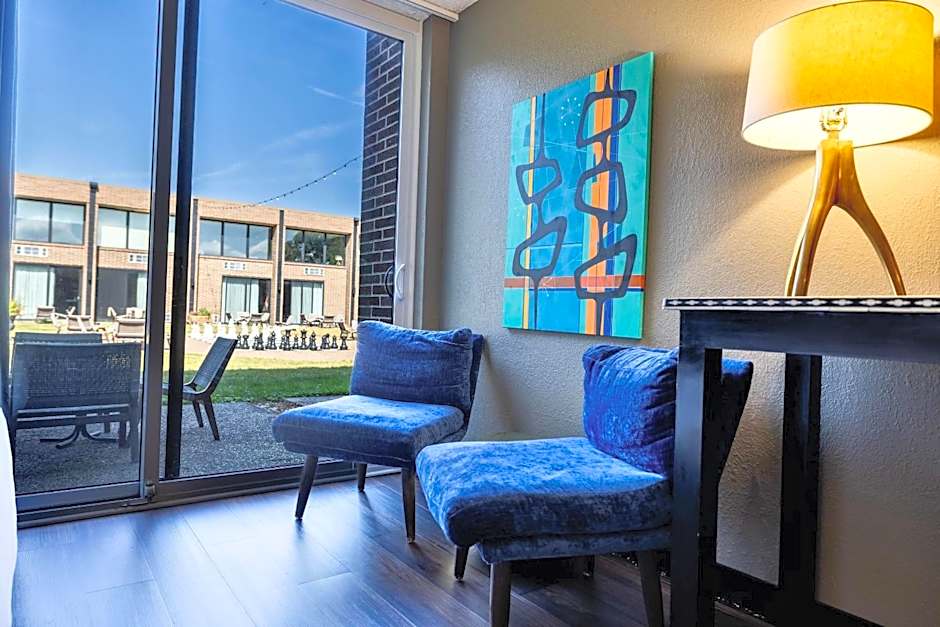 The Highlander Hotel Iowa City, an Ascend Collection Hotel