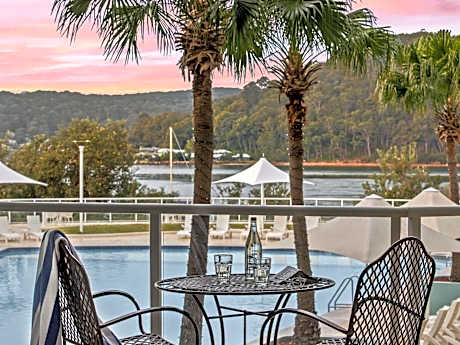 Studio Spa Suite - Town-Hinterland View