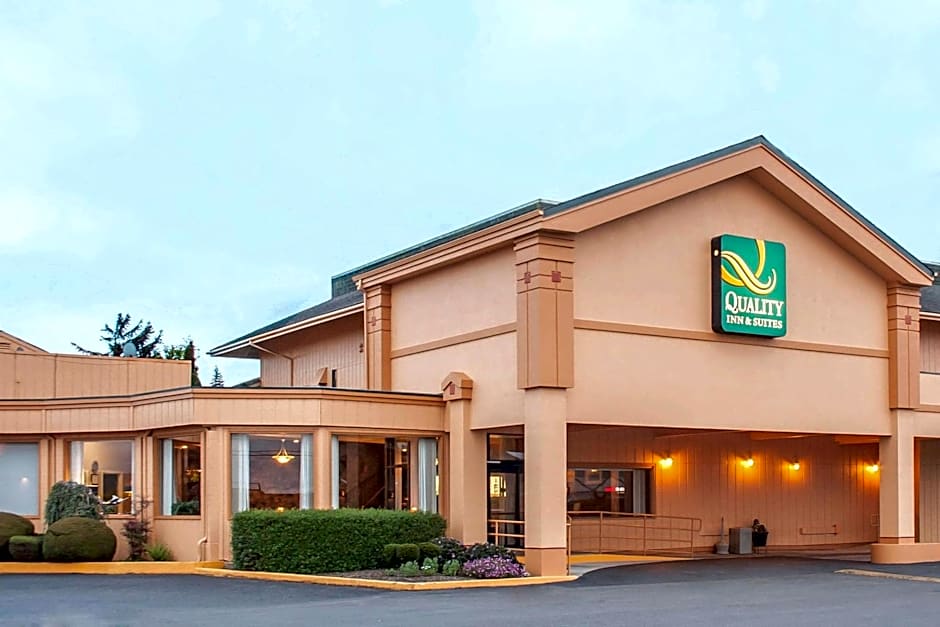 Quality Inn & Suites At Coos Bay