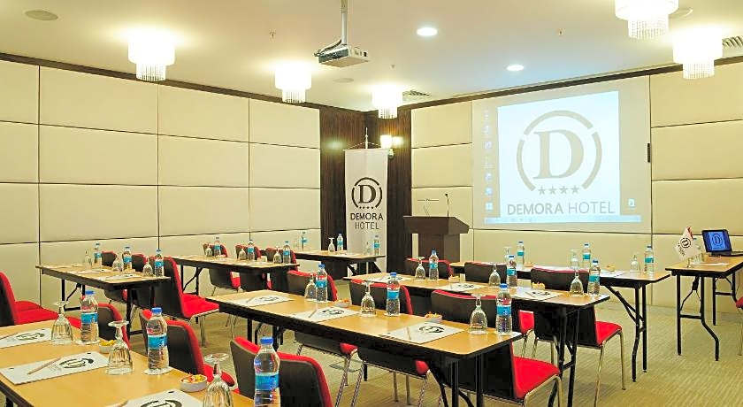 Demora Hotel