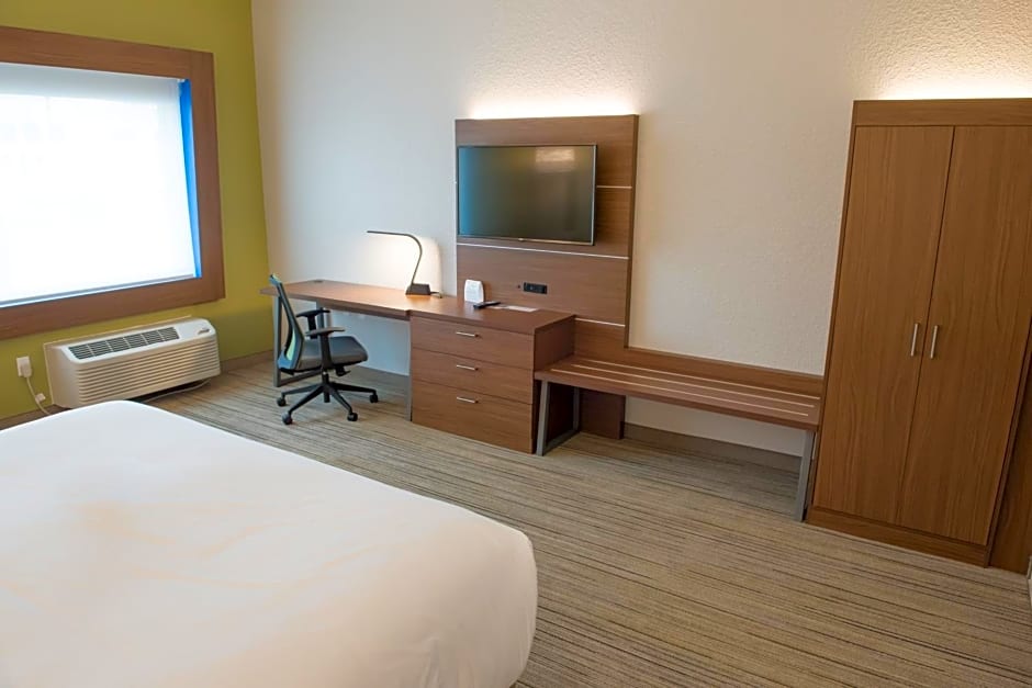 Holiday Inn Express & Suites - Fort Wayne North