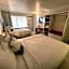 Newly Room in cozy hotel with Super location to the Parks