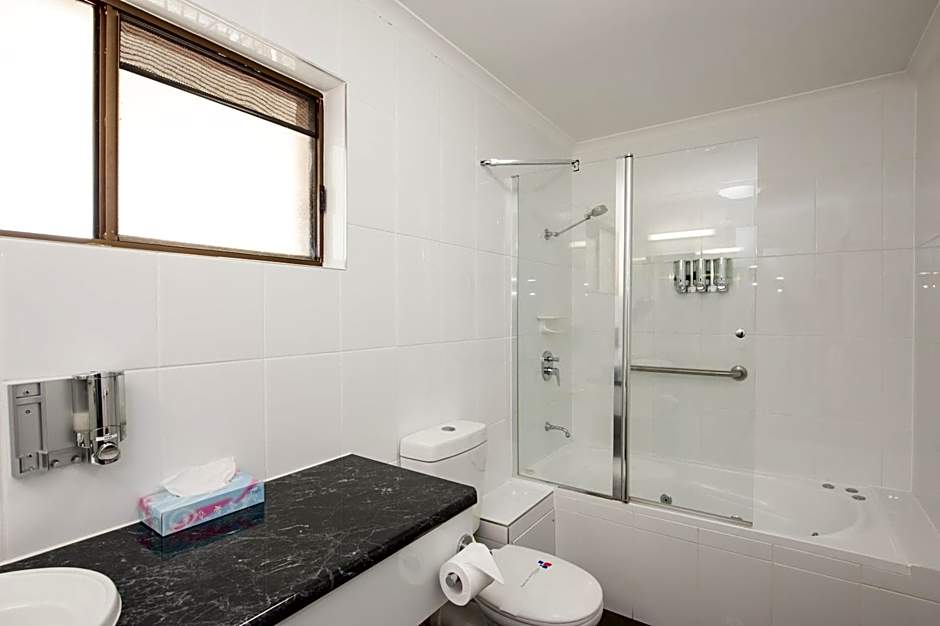 Allan Cunningham Motel