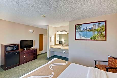 1 Queen Bed Nonsmoking