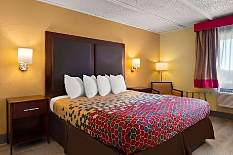 1 King Bed, Nonsmoking
