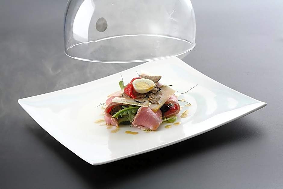 Parizzi Suites & Restaurant