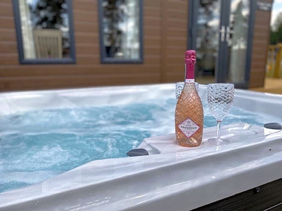 Hollicarrs - Long Lane Lodge