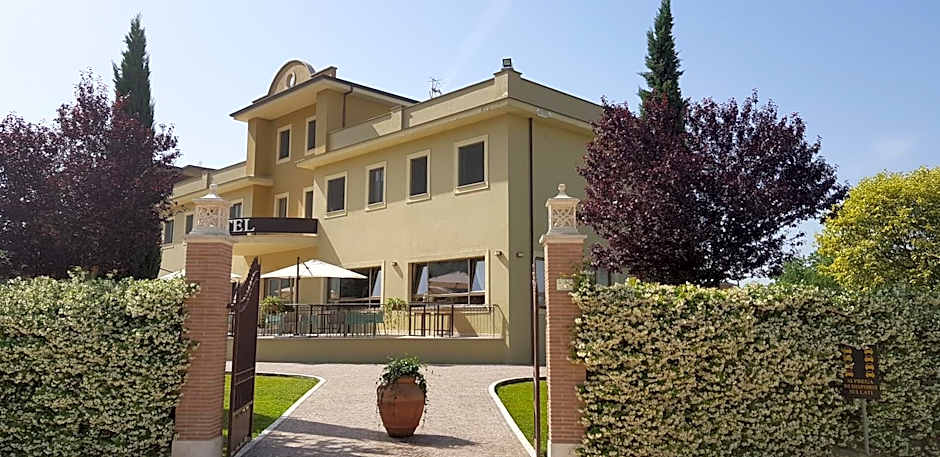 Photo 1 of 50 of Giga Hotel