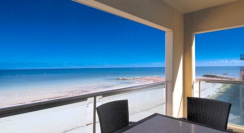 Oaks Glenelg Plaza Pier Suites