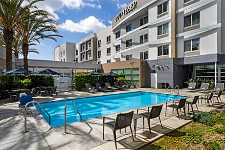 Courtyard by Marriott Long Beach Airport