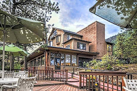 The Historic Crags Lodge