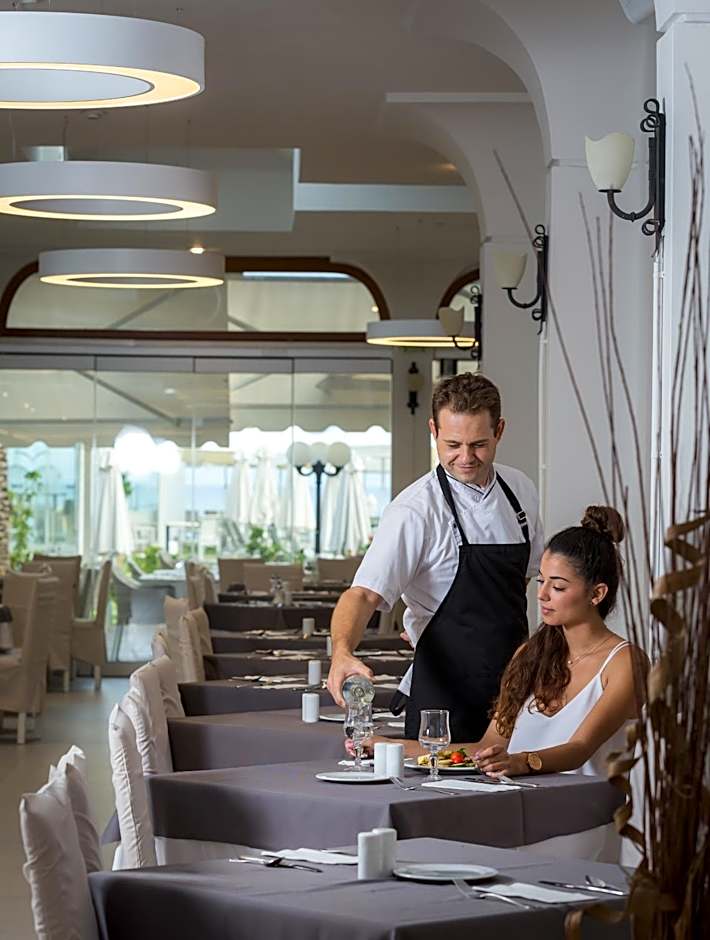 Acharavi Beach Hotel