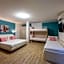 Bellagio Village- 4 Apartments by the lake - Seasonal Warm Pool and Sauna