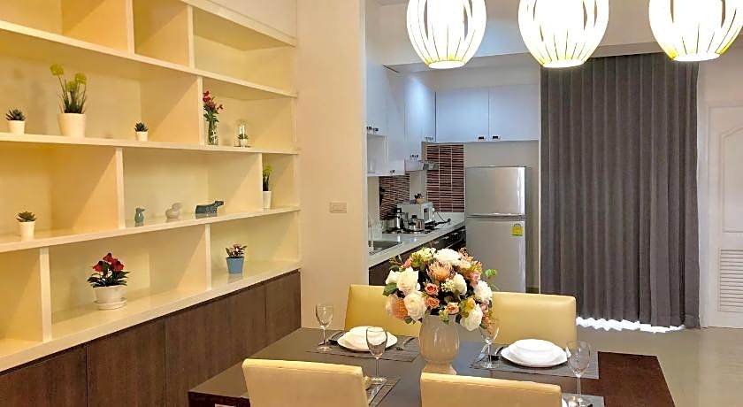 14 Place Sukhumvit Suites