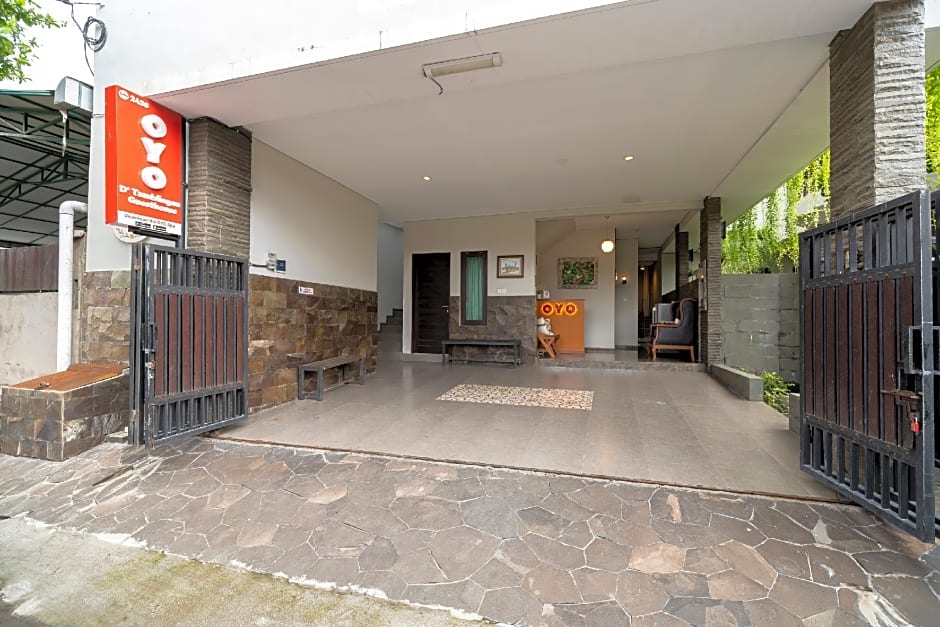 OYO 2438 D'Tamblingan Guesthouse