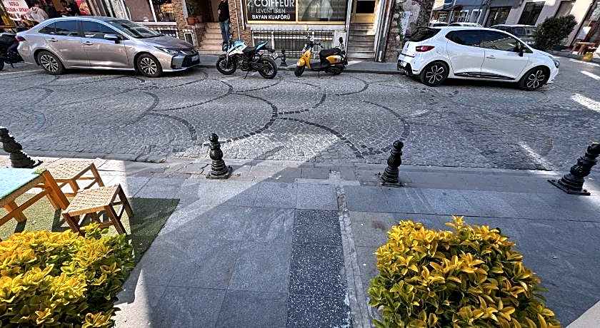 RENOVA OLD CiTY HOTEL