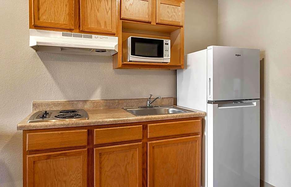 Extended Stay America Select Suites - Wichita - North