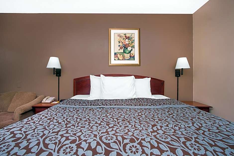 Days Inn by Wyndham Dublin GA