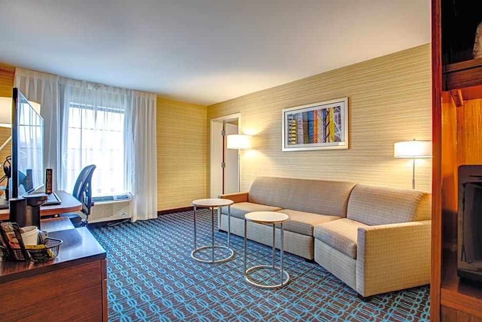 Fairfield Inn & Suites by Marriott Springfield Holyoke