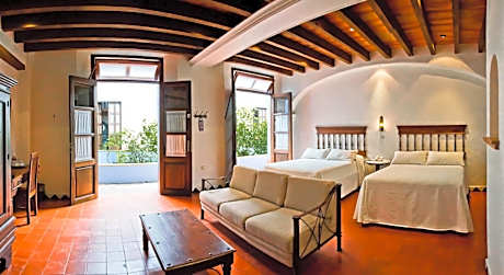 Deluxe Suite