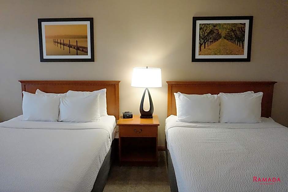 Ramada Hotel & Conference Center by Wyndham Kelowna