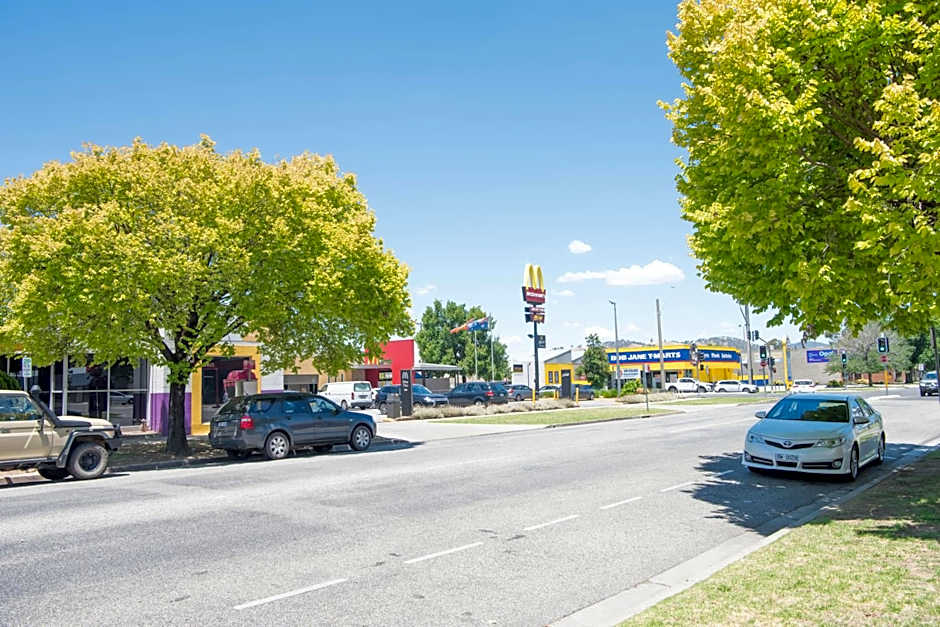 Elm Court Motel