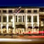 Post-Plaza Hotel & Grand Café