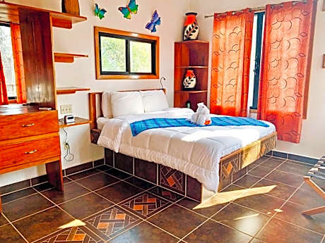 Mariposa Jungle Lodge