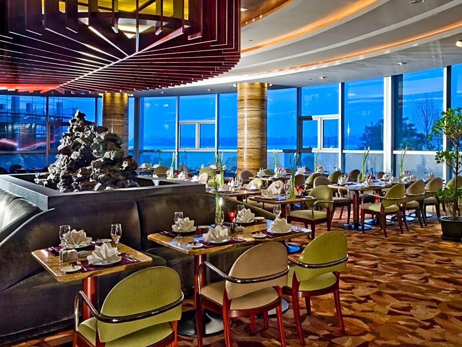 Fuyang International Trade Centre Hotel