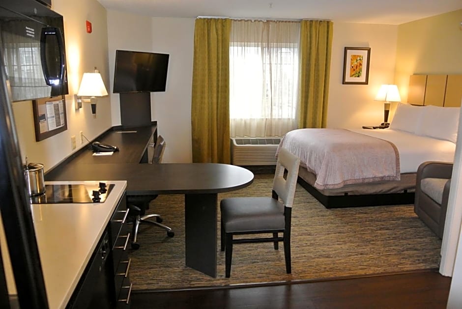 Candlewood Suites Washington-Fairfax