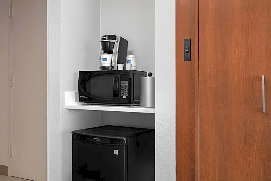Holiday Inn Express Charleston-Civic Center By IHG