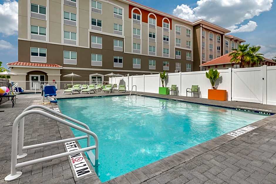 Holiday Inn Express & Suites St. Petersburg - Seminole Area By IHG