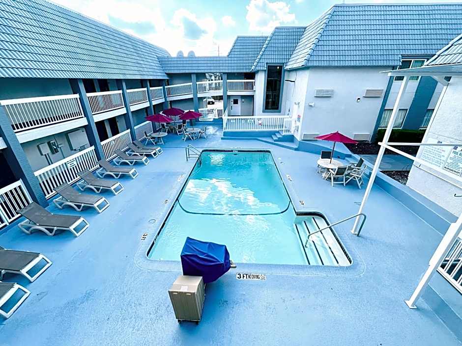 Motel 6-Duncanville, TX - Dallas