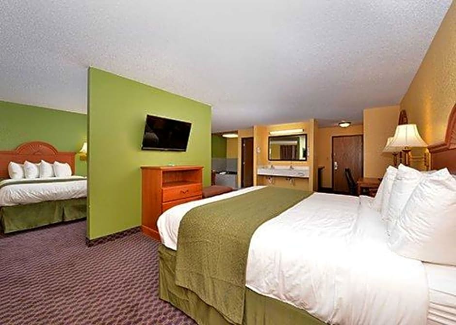 Quality Inn & Suites Grinnell near University