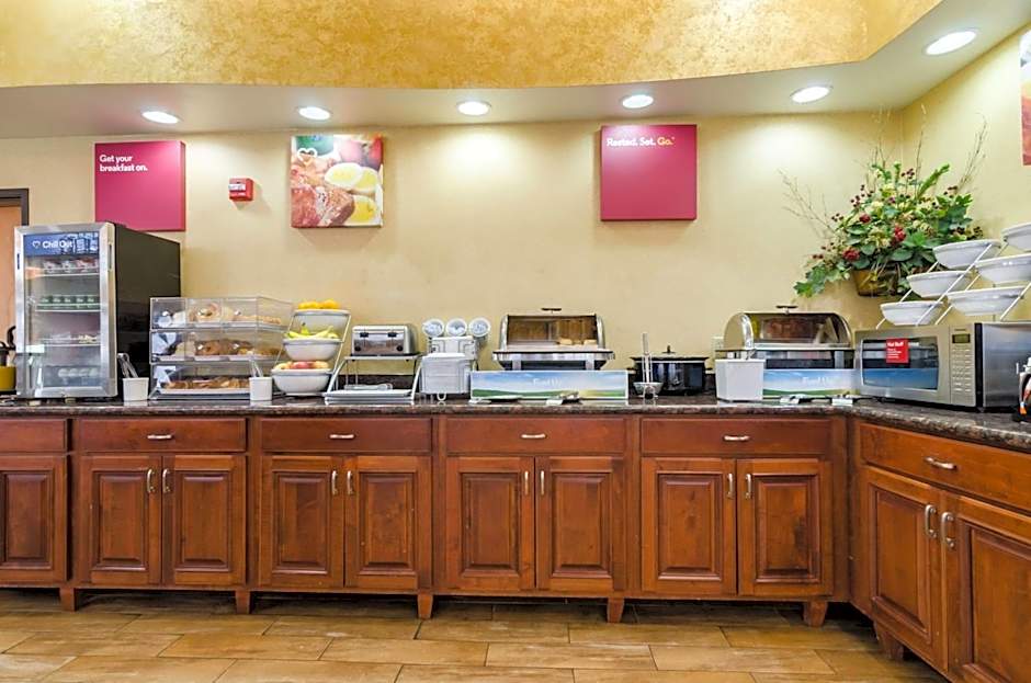 Comfort Suites Salina South