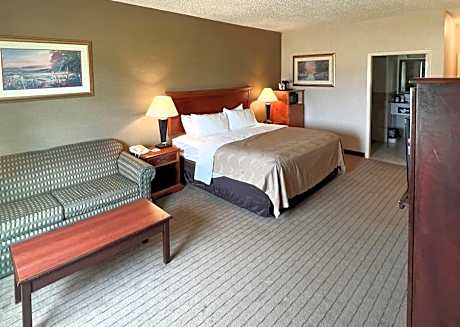 1 King Bed, Nonsmoking